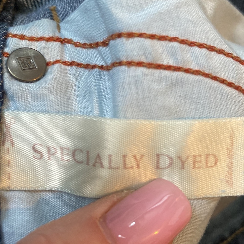 Eddie Bauer Women’s Distressed Boyfriend Shorts Button-fly Cuffed 5” inseam sz 8 - Picture 9 of 10